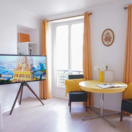 Center Masion-grands Boulevards شقة